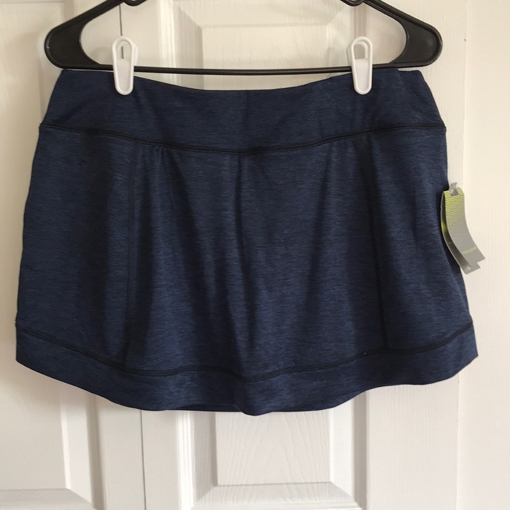 SIZE LARGE Tek Gear Skort